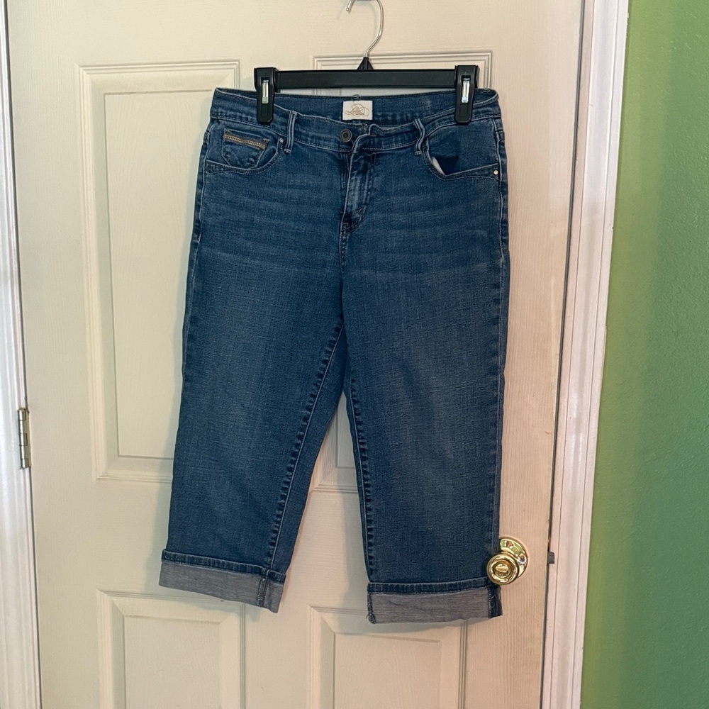 Levi's Women's Dark Blue Cropped Jeans